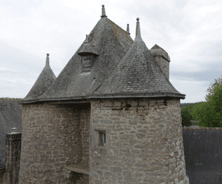 désordres sur tour du château